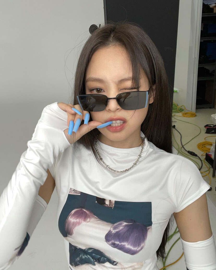 Jennie更新ins