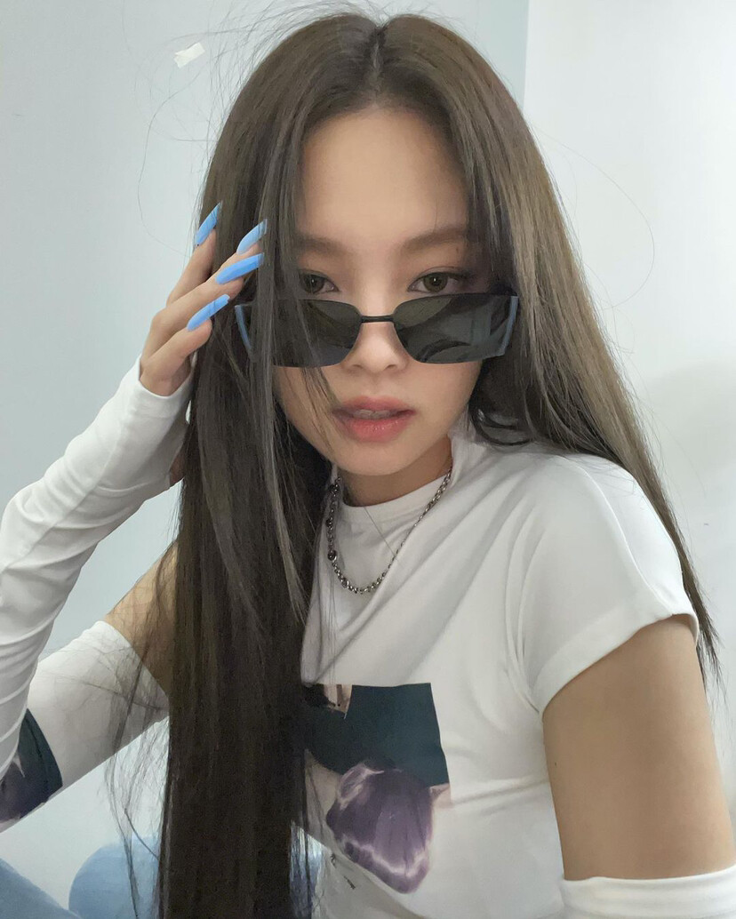 Jennie更新ins