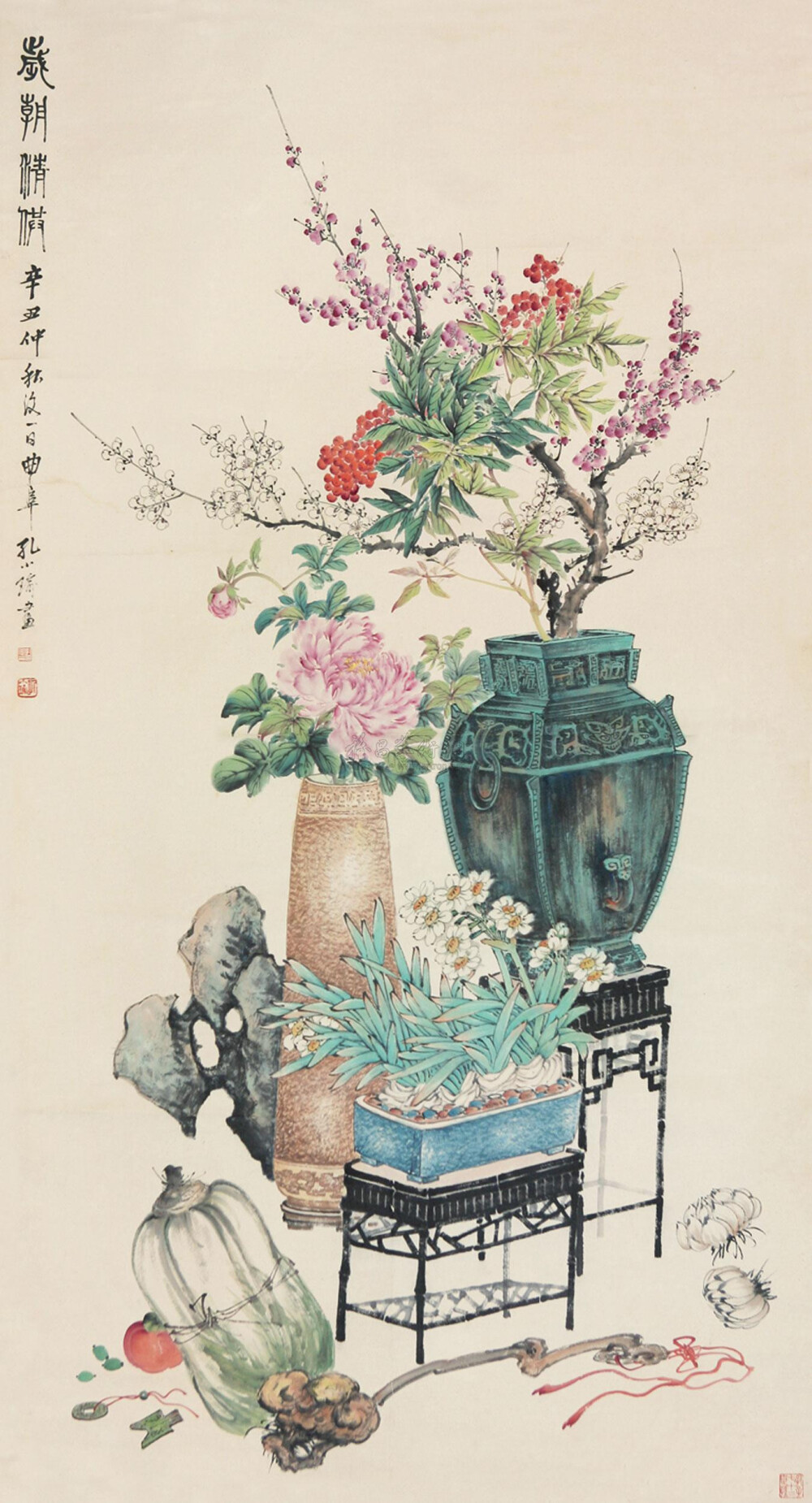 孔小瑜（1899－1984），原名宪英，生于慈溪庄桥孔家村。
擅长花卉博古，追求形象逼真，笔意松动逸格。并刻苦练就了强记默写的本领，从三代青铜器外，广涉人物、翎毛、走兽、鱼虫手到形俱，呼之欲出，无所不精。其博古画与张善孖的虎、熊松泉的狮并称。其出众的表现力人称任佰年后第一人，为“海上画派”代表之一。