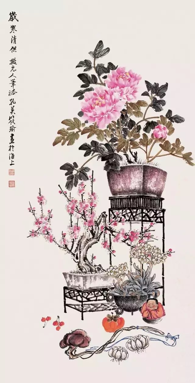 孔小瑜（1899－1984），原名宪英，生于慈溪庄桥孔家村。
擅长花卉博古，追求形象逼真，笔意松动逸格。并刻苦练就了强记默写的本领，从三代青铜器外，广涉人物、翎毛、走兽、鱼虫手到形俱，呼之欲出，无所不精。其博古画与张善孖的虎、熊松泉的狮并称。其出众的表现力人称任佰年后第一人，为“海上画派”代表之一。