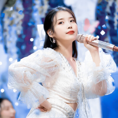 李知恩
iu