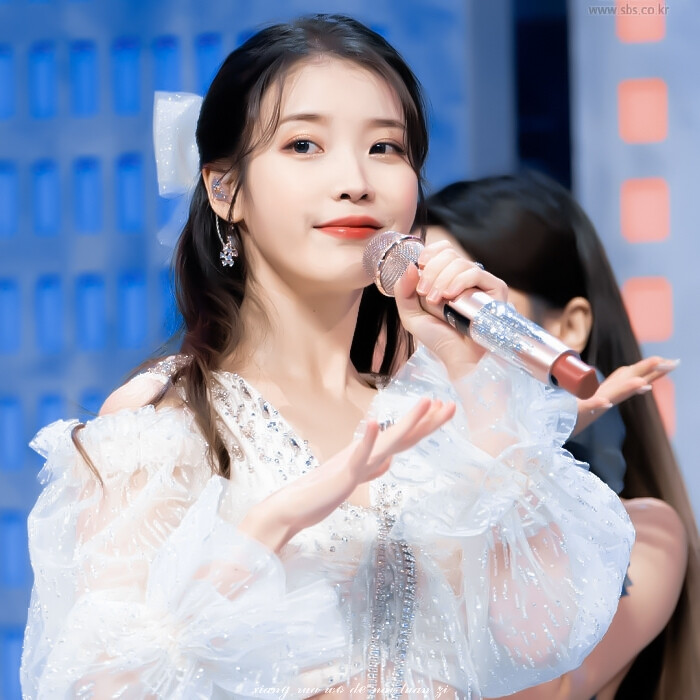 李知恩
iu