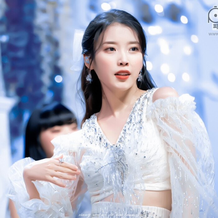 李知恩
iu