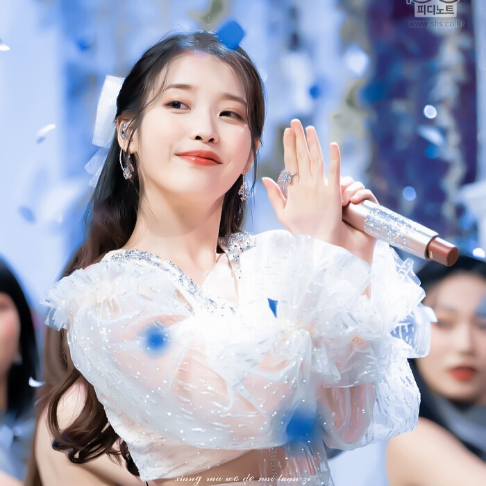 李知恩
iu