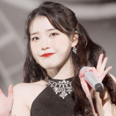 IU
cr.moonlight_iu