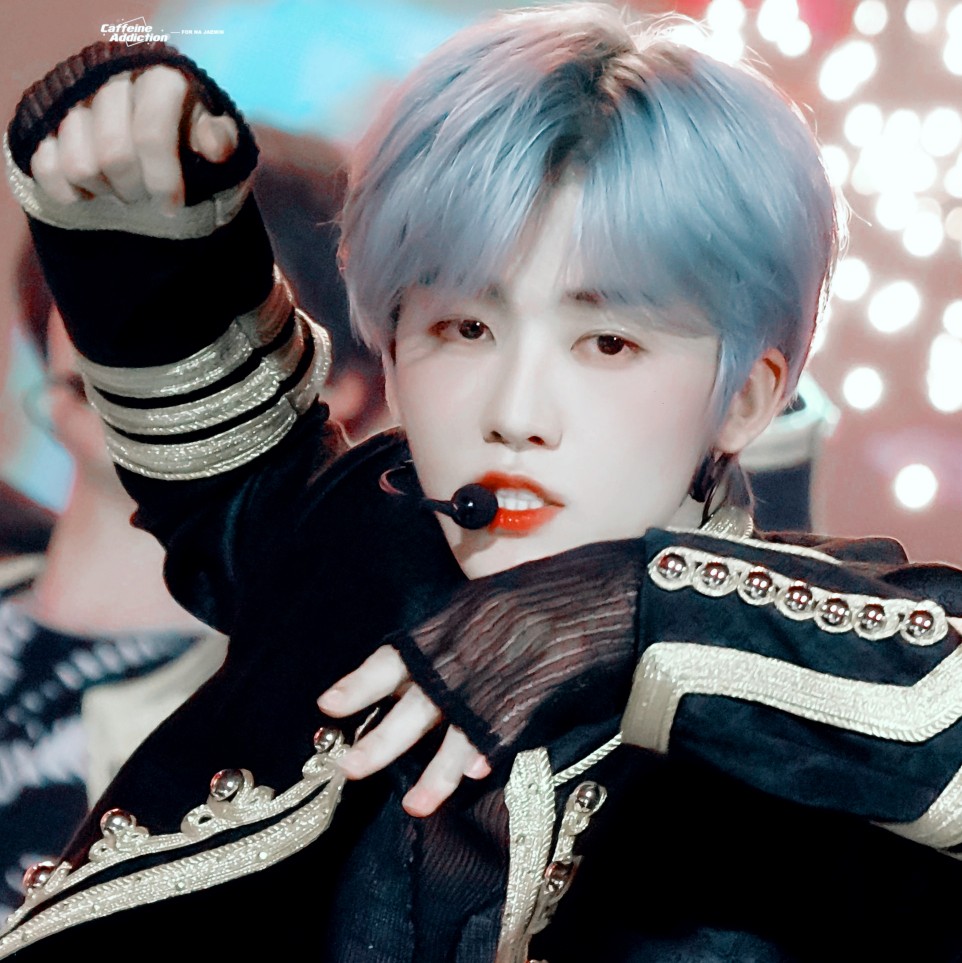 对姐姐的loveの藏在日记里
©CaffeineAddiction_0813