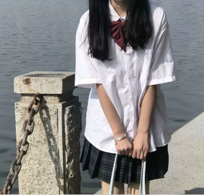 女头｜JK制服
一眼万年