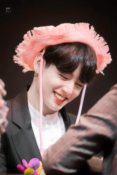 
“姐姐小国好想你，我等不及了。去我家里吧姐姐，我们一起玩游戏吧，好玩的游戏。和姐姐玩一定会更好玩的。”
