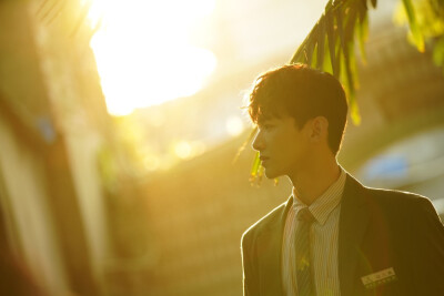 白敬亭•八零九零