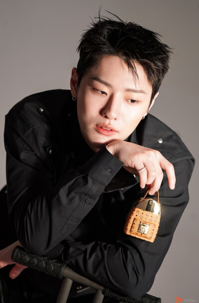 210503 WOODZ(曹承衍) X MCM DAZED KOREA 5月号 拍摄花絮❤️ 