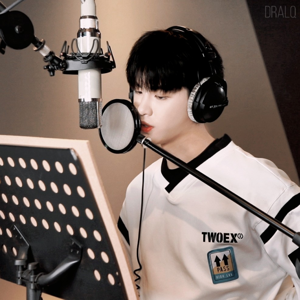 黄明昊Justin
图来源于微博黄明昊超话里