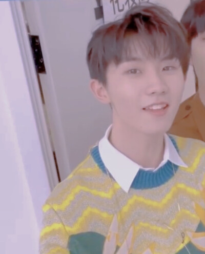 自截自p
时代少年团自拍mv 2
（严老师太难截了）