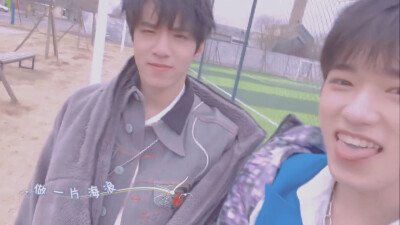 自截自p
时代少年团自拍mv 3
（终于截到严老师了）
（小贺老师太漂亮了）