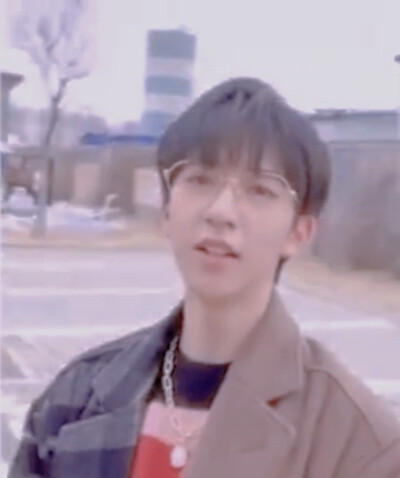 自截自p
时代少年团自拍mv 4