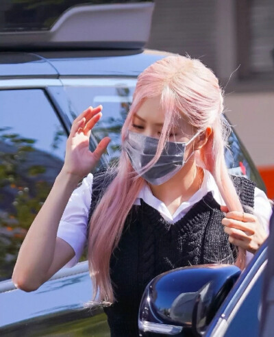 朴彩英Rosie