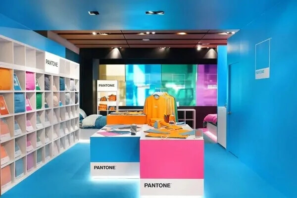 Pantone2021春夏流行色