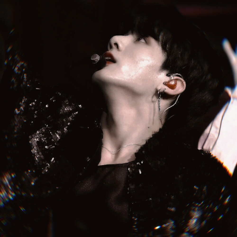 
田会长＆校霸V。
