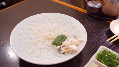 河豚刺身
@和歌子的酒5 #episode12
ワカコの酒5 #episode12