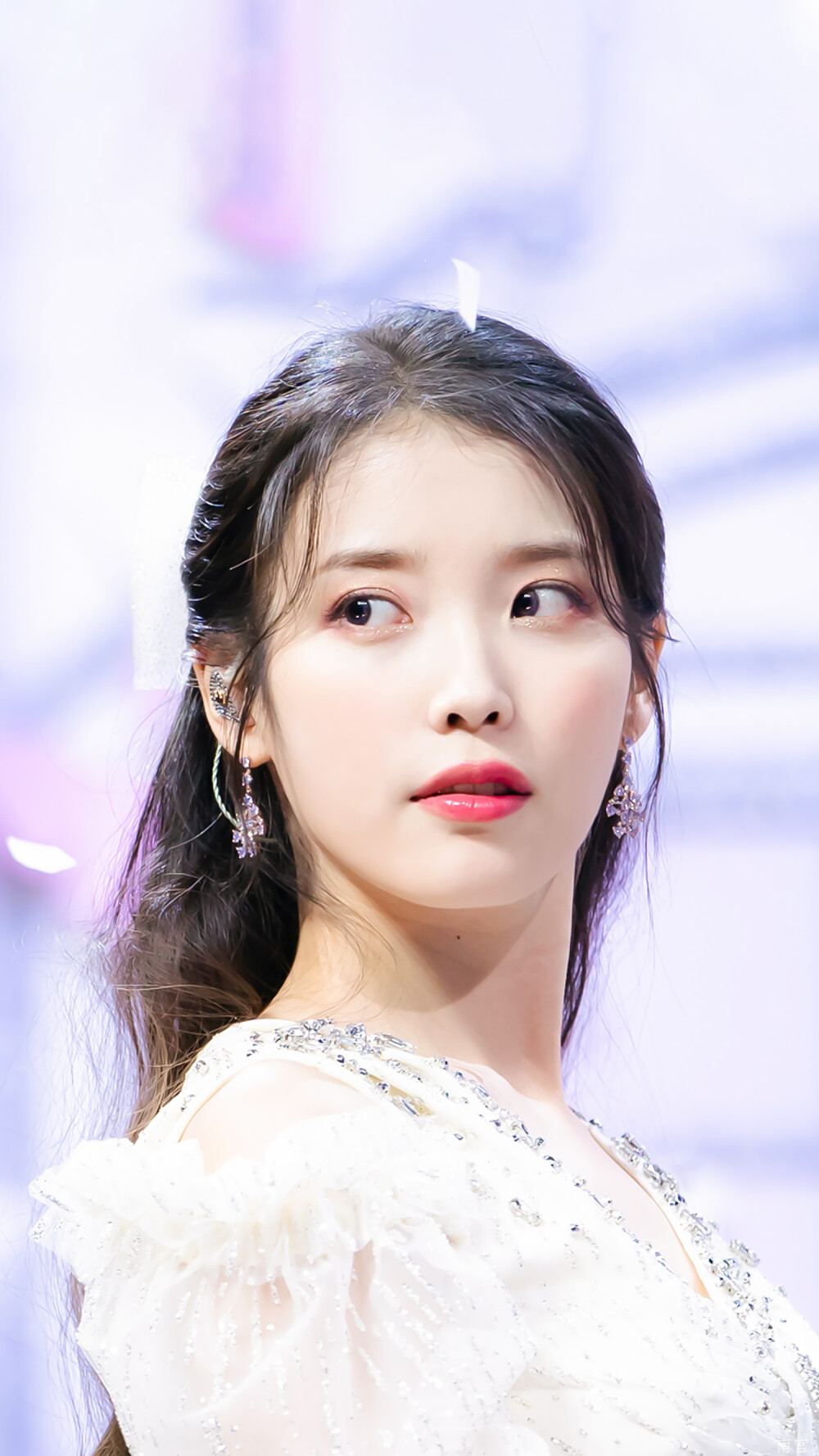 #IU##IU壁纸无水印#
IU手机壁纸｜修图9P ​
cr@__南宫_