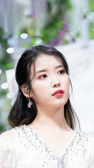 #IU##IU壁纸无水印#
IU手机壁纸｜修图9P ​
cr@__南宫_