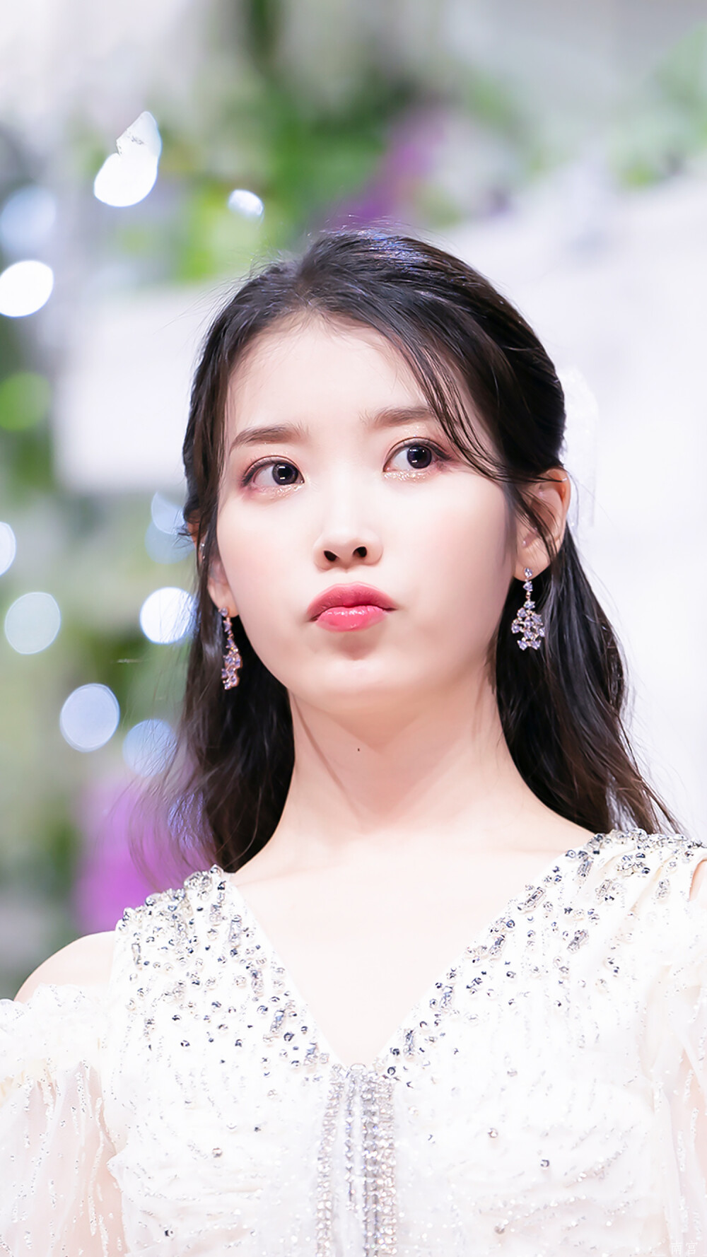 #IU##IU壁纸无水印#
IU手机壁纸｜修图9P ​
cr@__南宫_