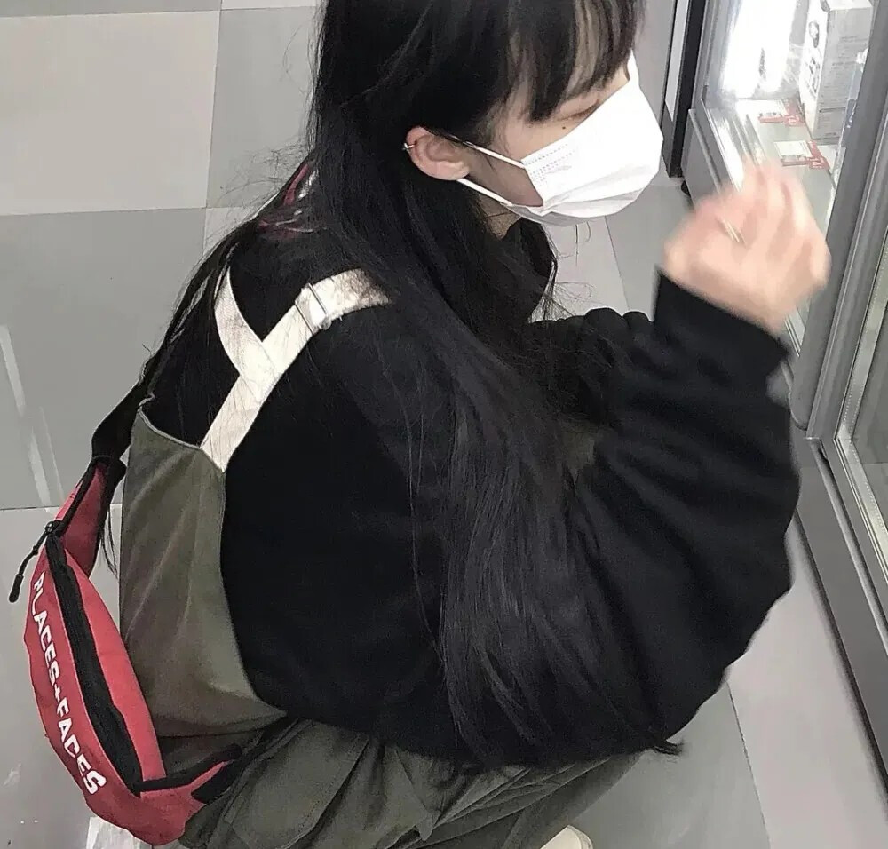 你的秘密
会是love me吗