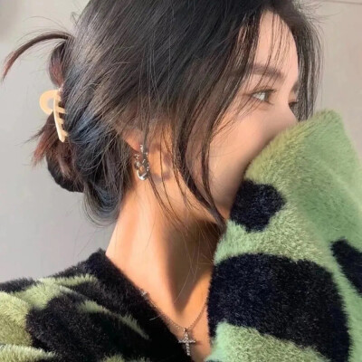 你的秘密
会是love me吗