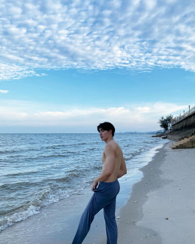 他泰 李海海Zee