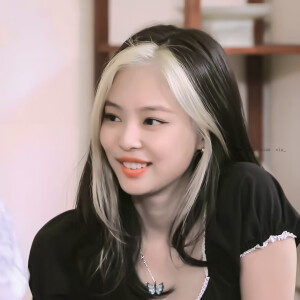 Jennie 头像 来源微博侵删