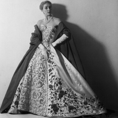 "Antonia" silk embroidered evening dress by pierre balmain 1954 From the collection of palais Galliera- musée de la mode de la ville de paris. ​