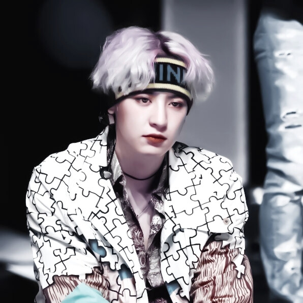 “一见钟情是见色起意，日久生情是依赖习惯，所以爱情本来就是个假设命题”