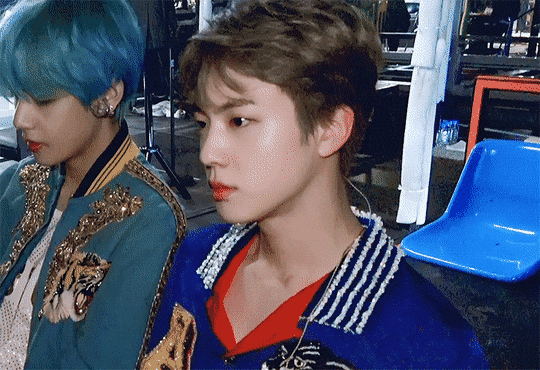 金硕珍绝美动图
cr/logo