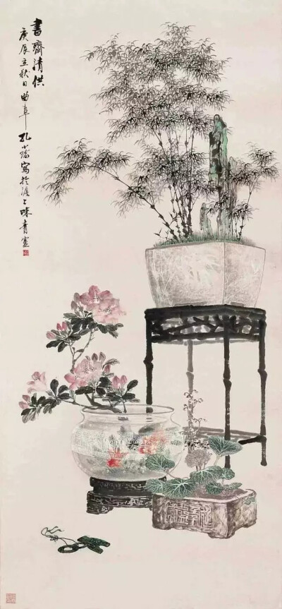 孔小瑜（1899-1984），祖籍曲阜，为孔圣后裔。原名宪英，生于慈溪庄桥孔家村。擅长花鸟、博古画。画风受任伯年影响，其博古画与张善子的虎、熊松泉的狮并称。其出众的表现力人称任佰年后第一人，为“海上画派”代表…