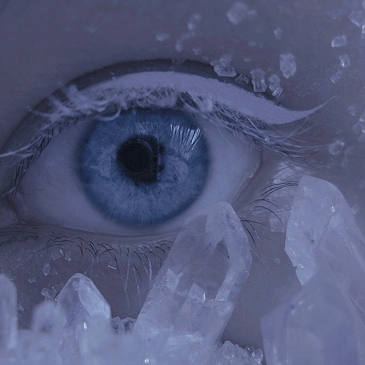 “这是你和我的第五个季节，想要见你却见不到”