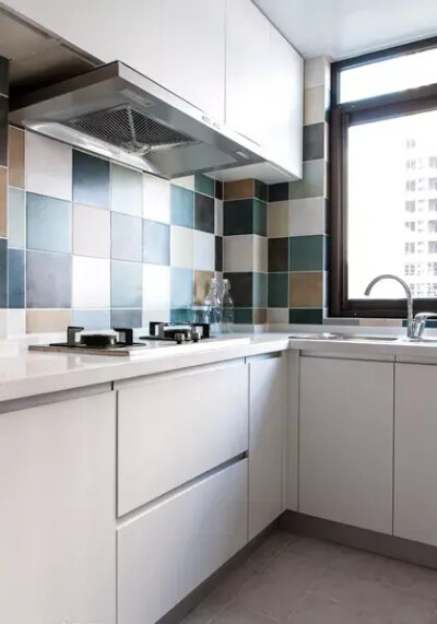 厨房瓷砖颜色和橱柜搭配