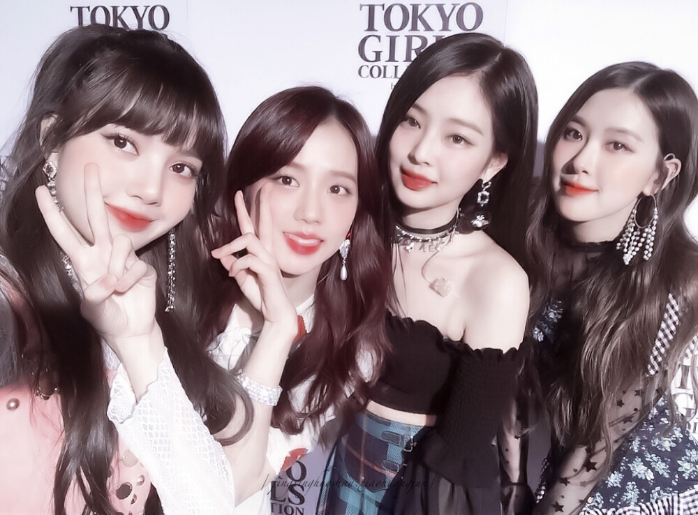 BLACKPINK
jisoo · jennie · rosé · lisa