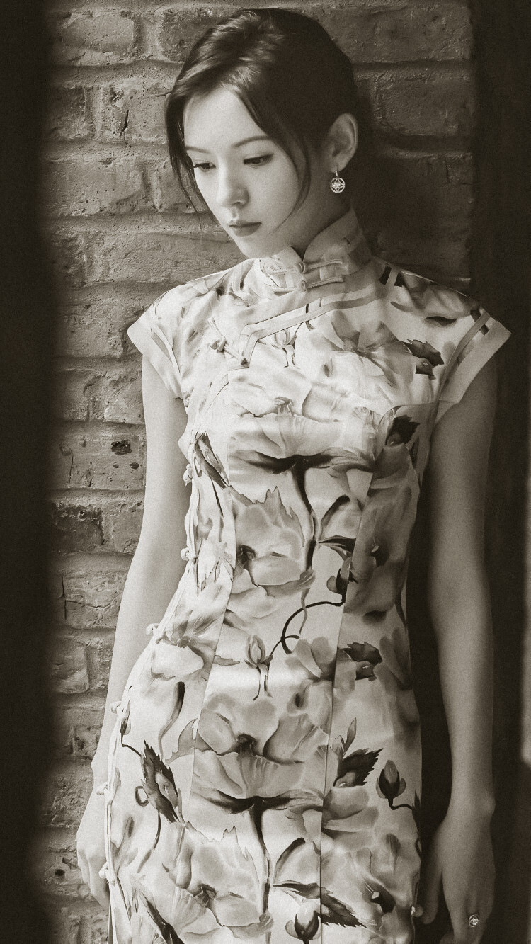 小说女主有了脸