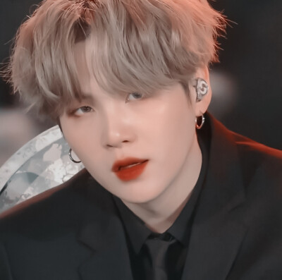 
SUGA／闵玧其
cr.婲圆
©闵雨汐