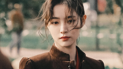 许佳琪
这张太适合写橙光了 民国女军官既视感