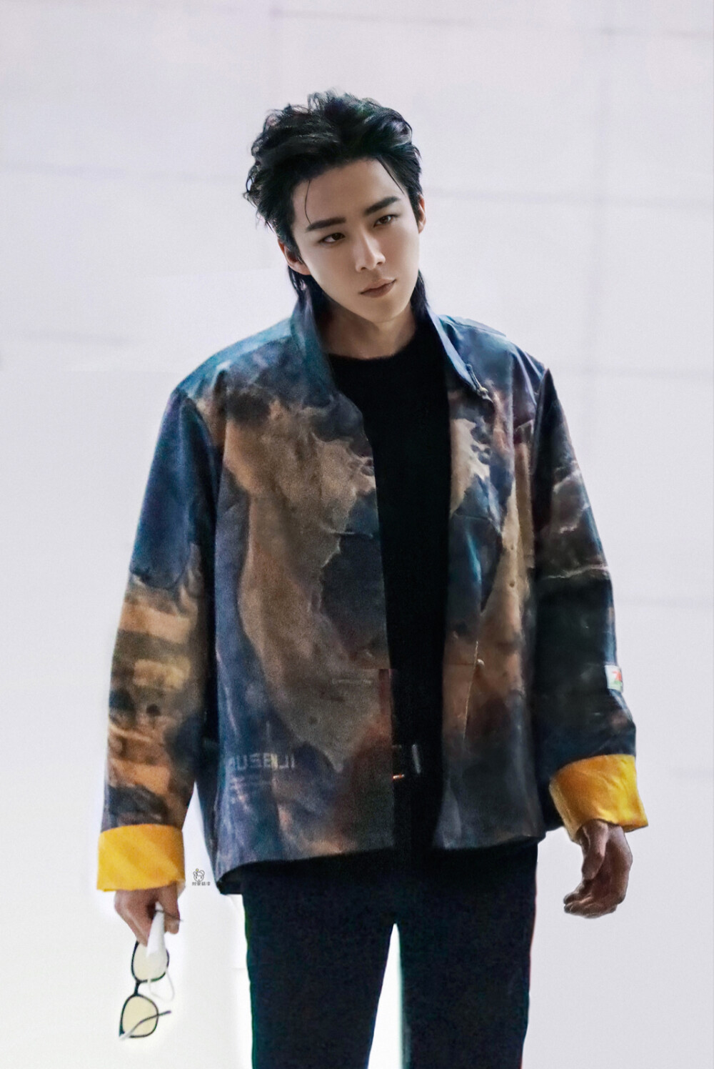 刘宇宁 鲜厨100第二季下班 大背头
cr. 刘宇宁·s刘家菇凉