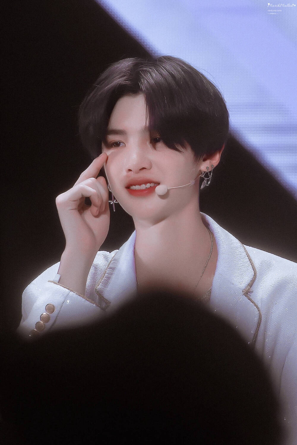 黄明昊