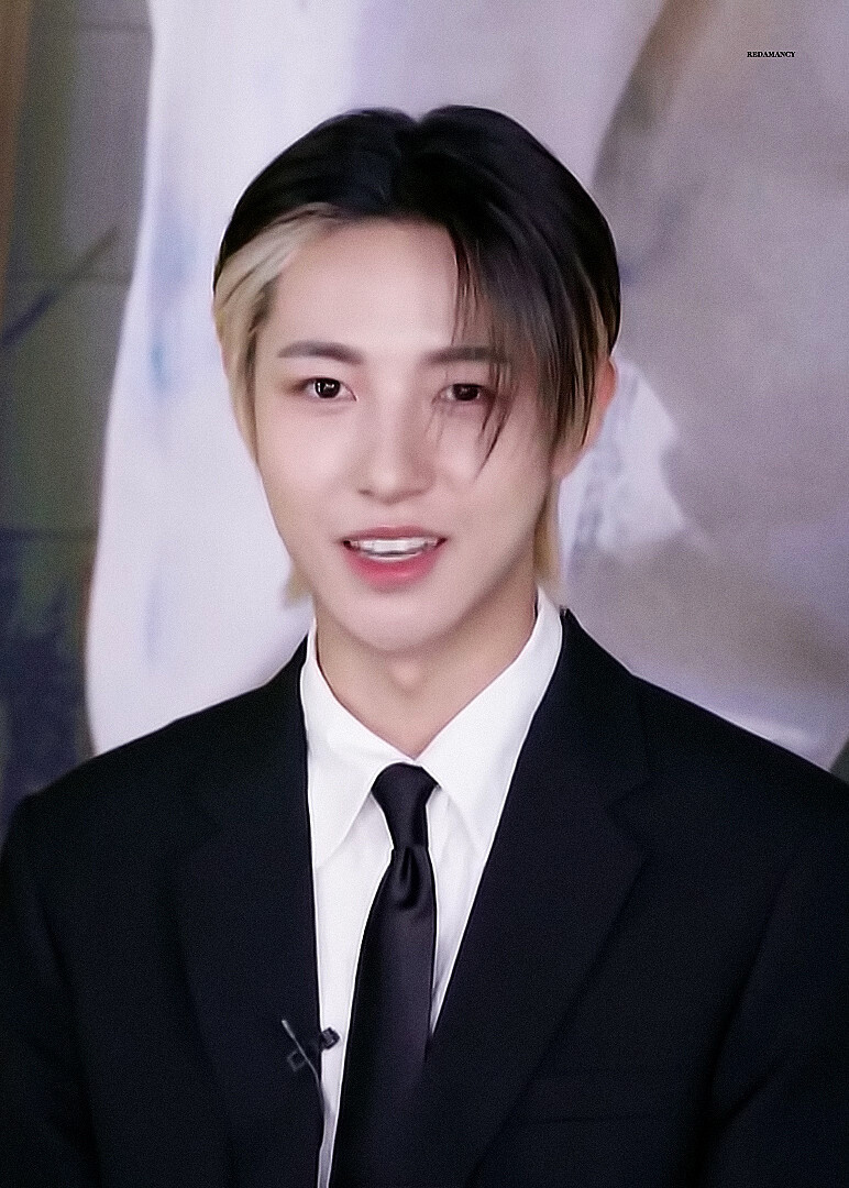 微博@redamancy_333 黄仁俊