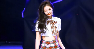 JENNIE | 墨欣冉
“姐姐……你……能为我跳支舞吗”