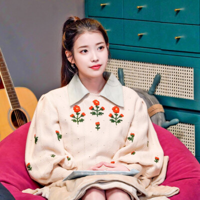 IU