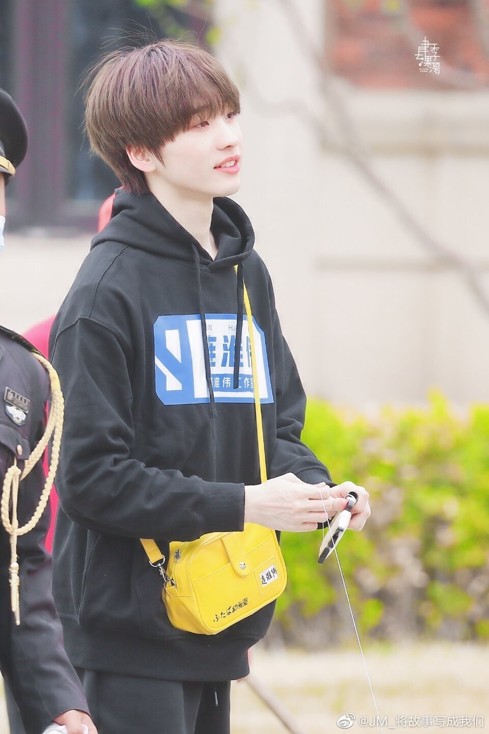 连淮伟 小连
原图微博