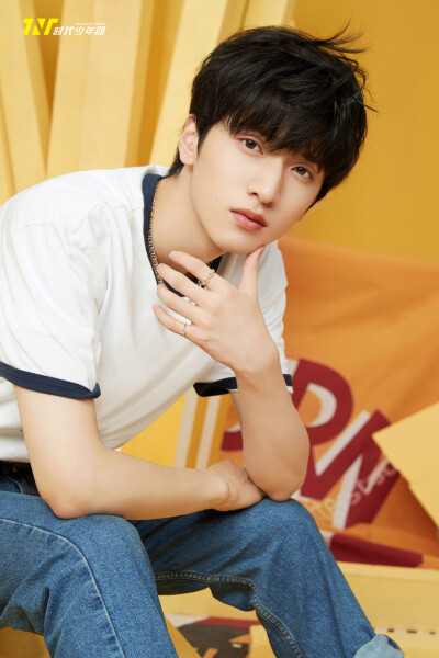 我永远爱傍晚轻抚的微风和落日黄昏.严浩翔