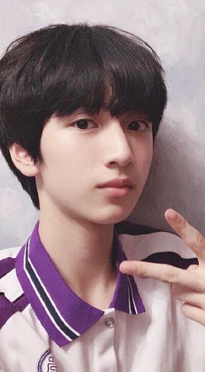 我永远爱傍晚轻抚的微风和落日黄昏.严浩翔