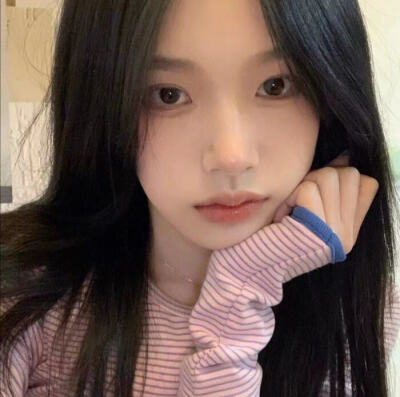 @白狐·无泪：这句话原话是这样的
“没有谁有义务陪你长大，半路谁离开了也很正常，但请你用绝对的理智和清醒去压制内心的爱和难过.”