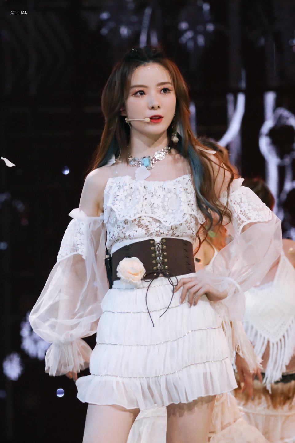 陈卓璇-月亮之上