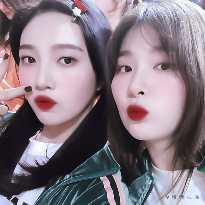 JOY / SEULGI
一组库存。